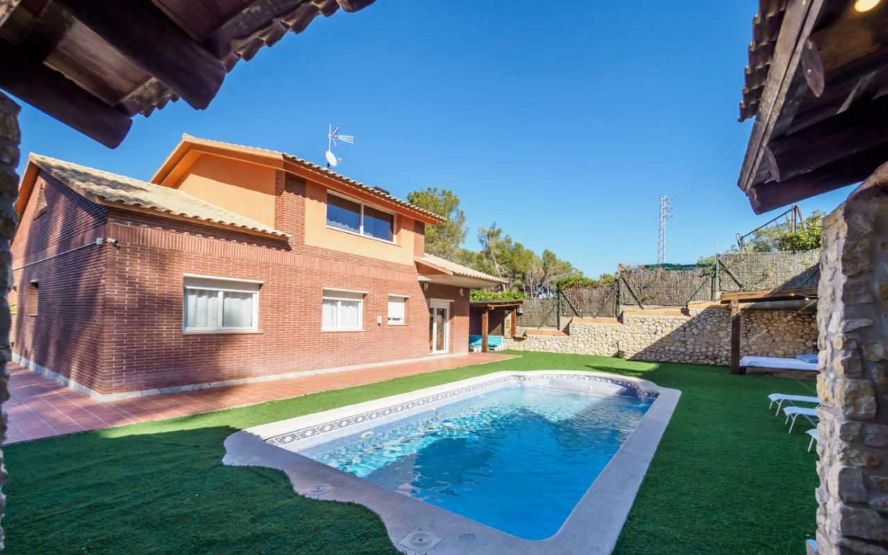 Mas Mestre Con Una Capacidad De 6 A 8 Huespedes Cerca De Sitges Olivella Luaran gambar